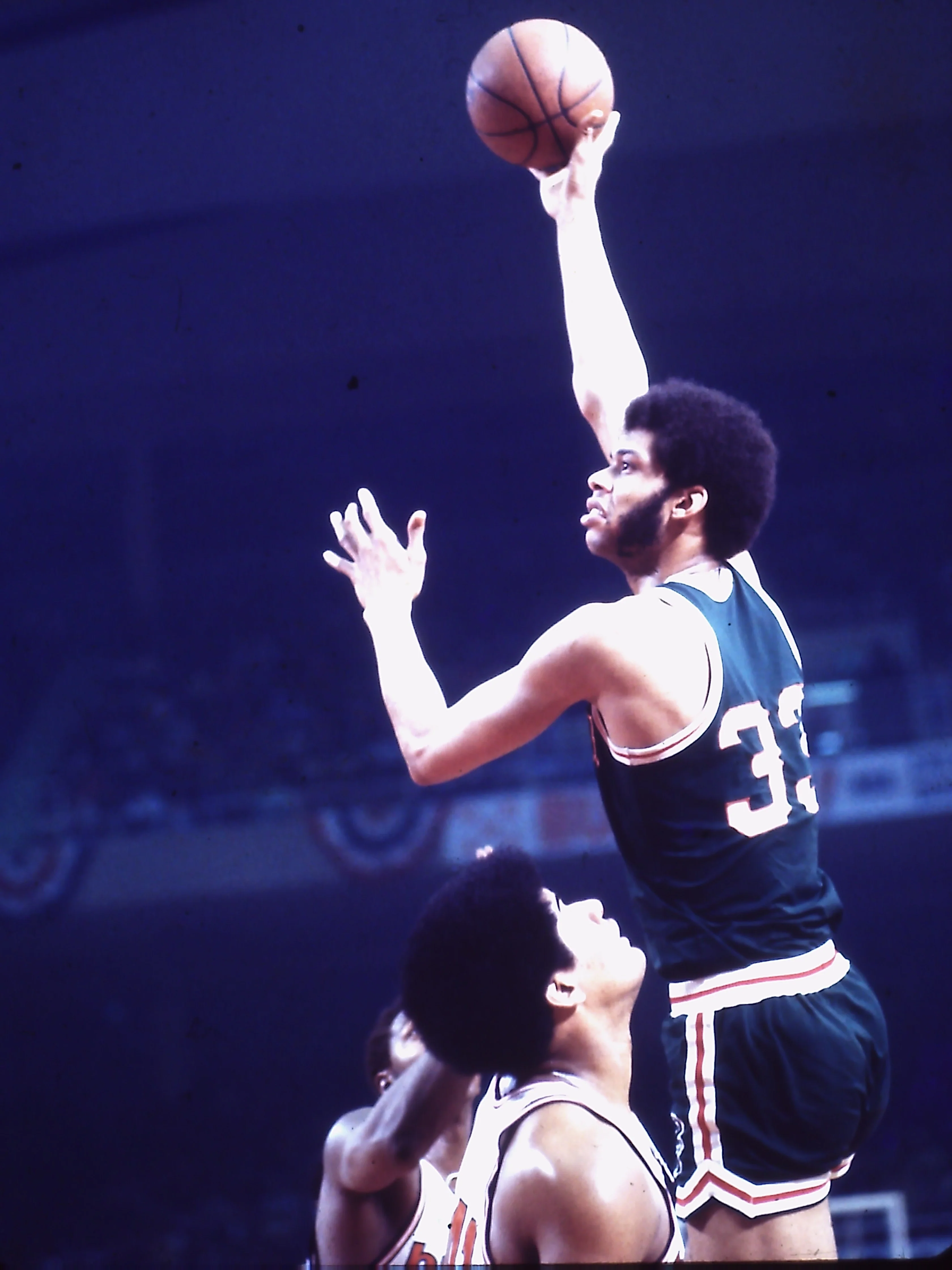 Mitchell & Ness Hardwood Classics 1970 Kareem Abdul-Jabbar Milwaukee Bucks Swingman Jersey - Image 5